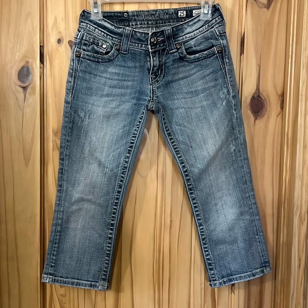 Miss Me capris. Size 25. Gently worn